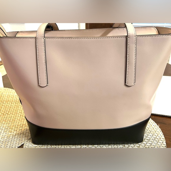 Kate Spade New York , Briel Tote, Cream and Black. Smoke free home . - Picture 7 of 10